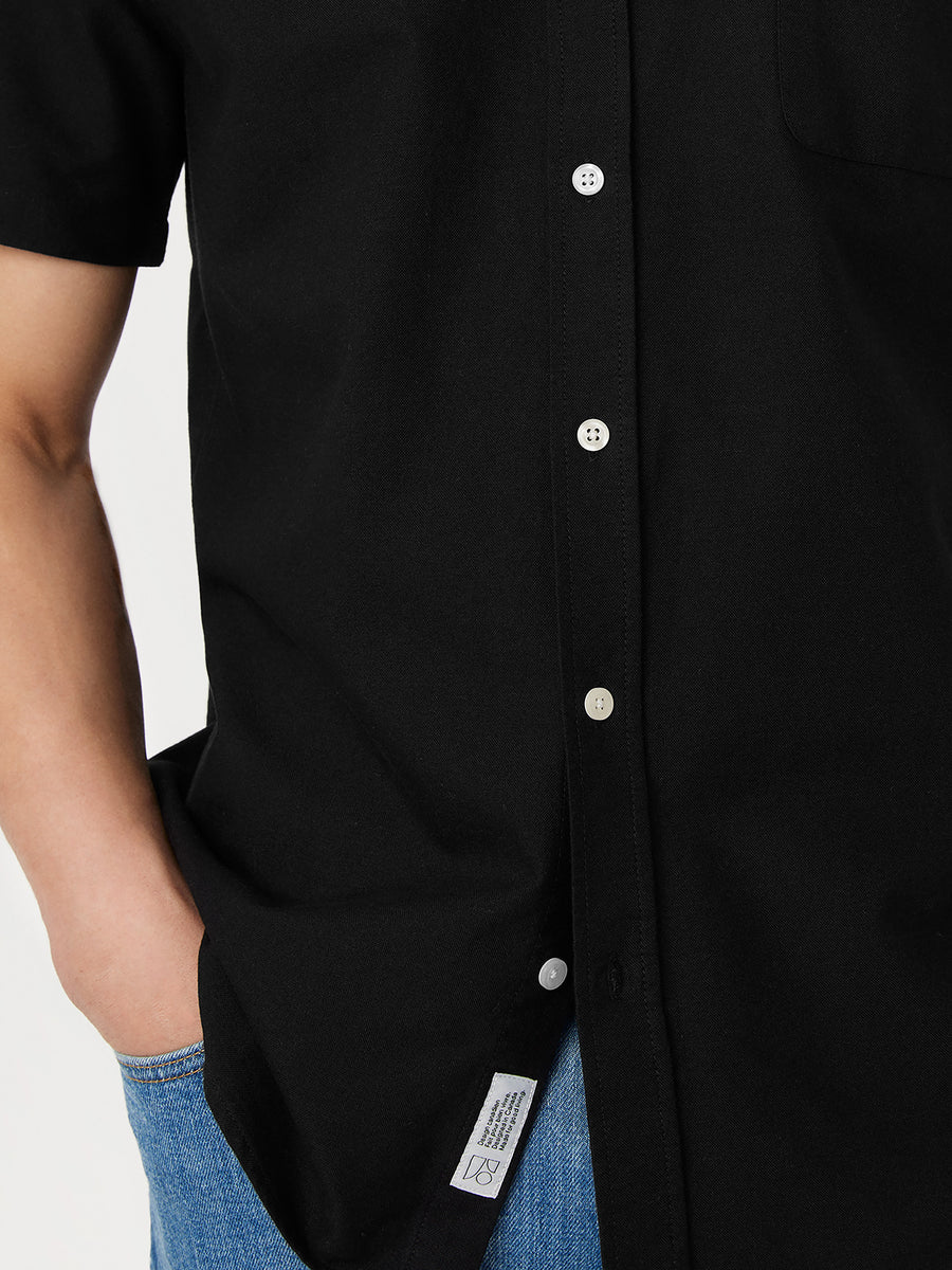 The Jasper Short Sleeve Oxford Shirt in Black – Frank And Oak Canada