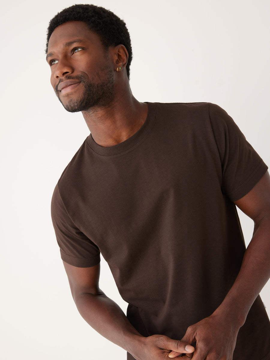 The Slim Fit Essential T-Shirt in Black – Frank And Oak Canada