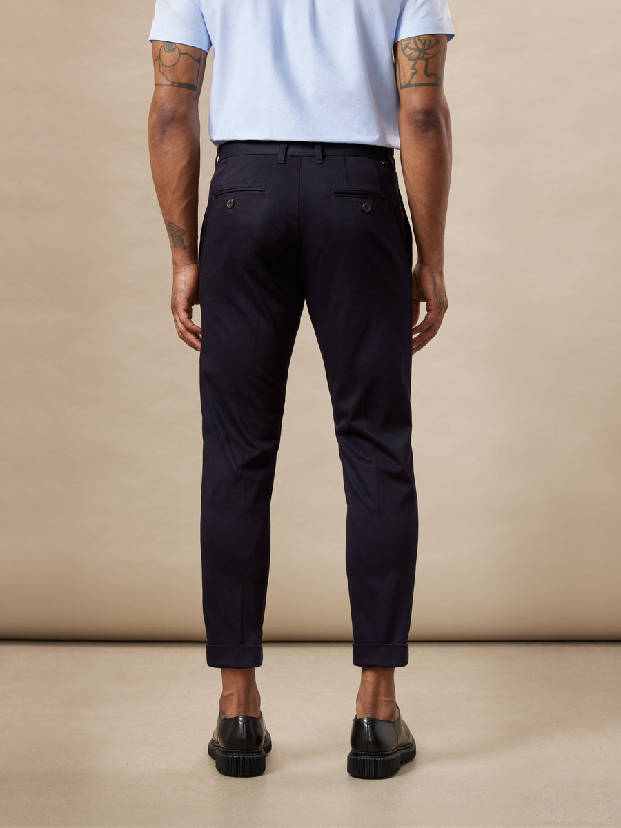 The Colin Tapered Flex Pant in Navy