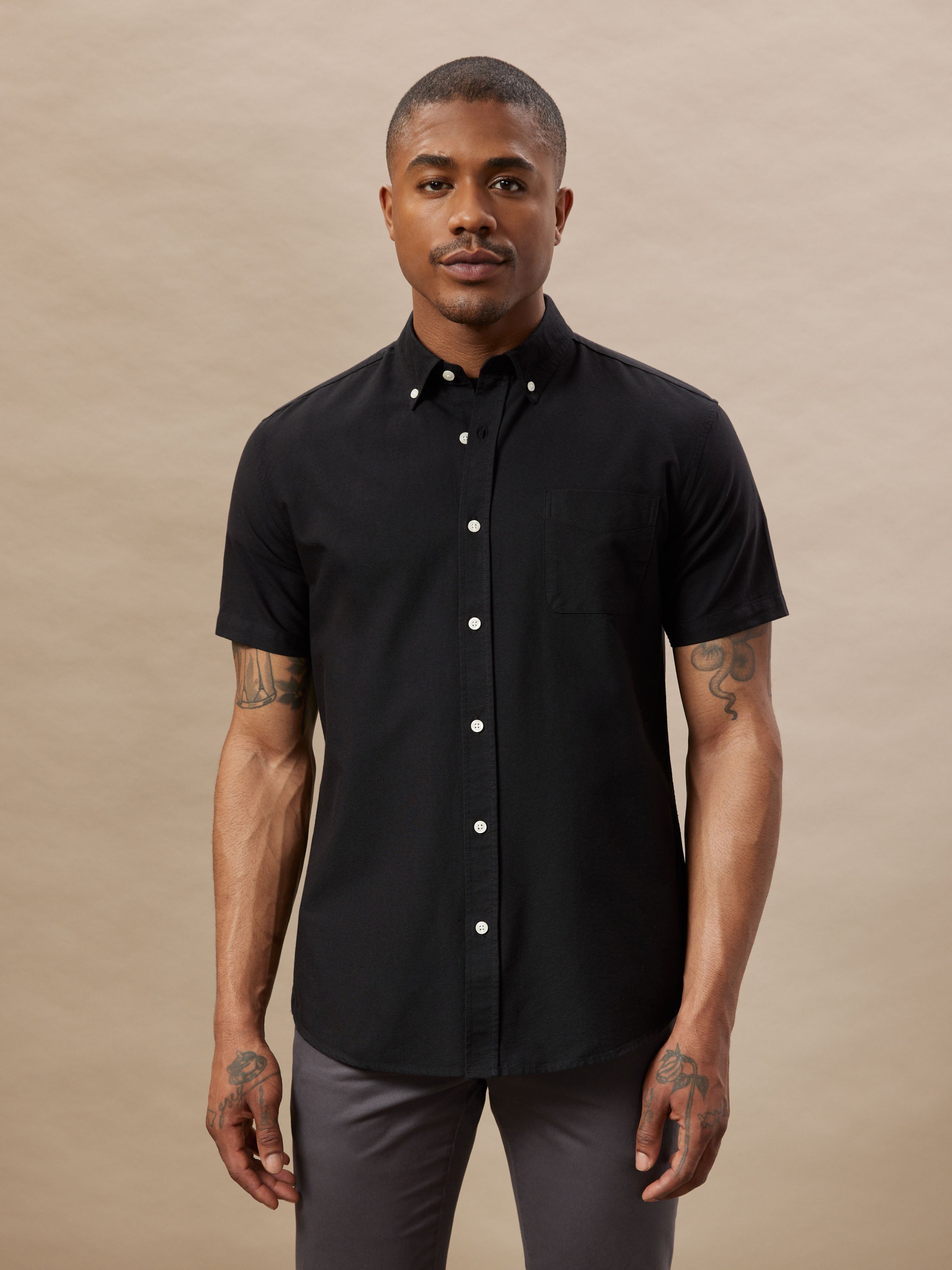 The Jasper Short Sleeve Oxford Shirt in Black