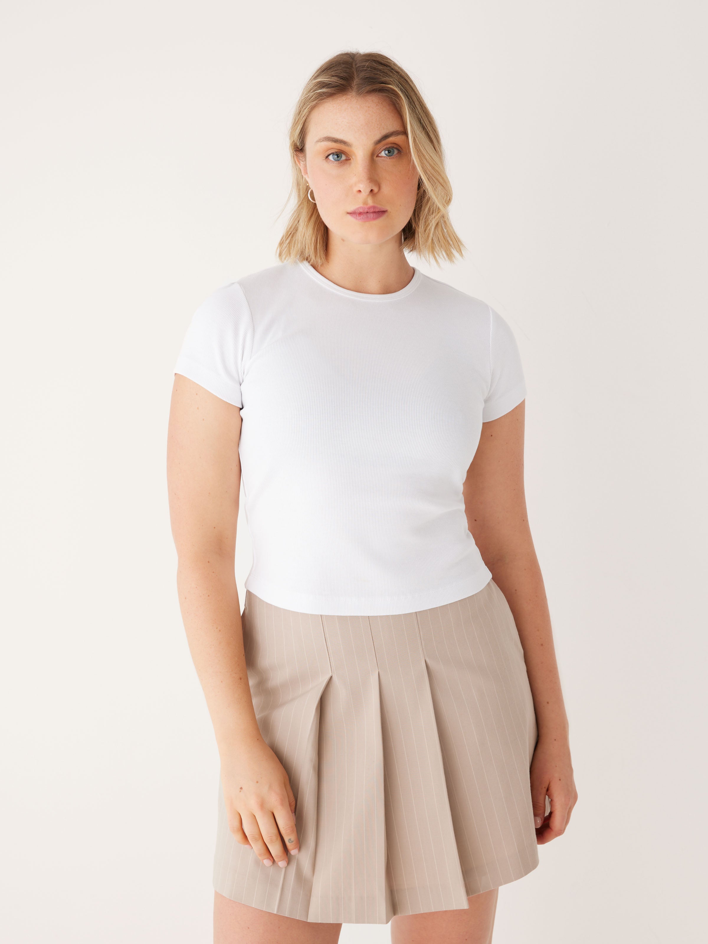 The Cropped Shrunken T-Shirt in Bright White – Frank And Oak Canada