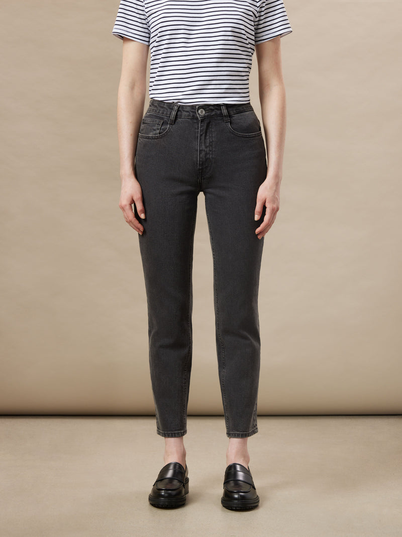 The Stevie Tapered Jean in Washed Black – Frank And Oak Canada
