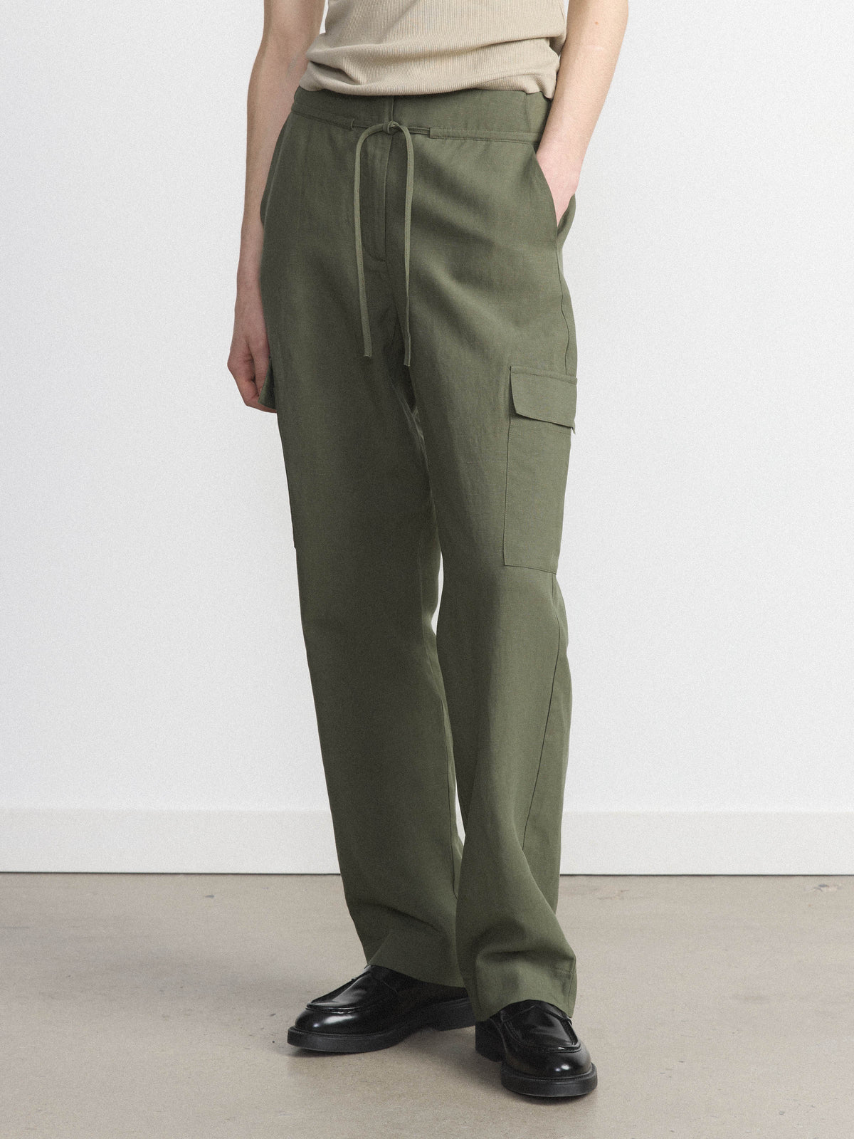 The Jane Straight Cargo Pant in Olive Green
